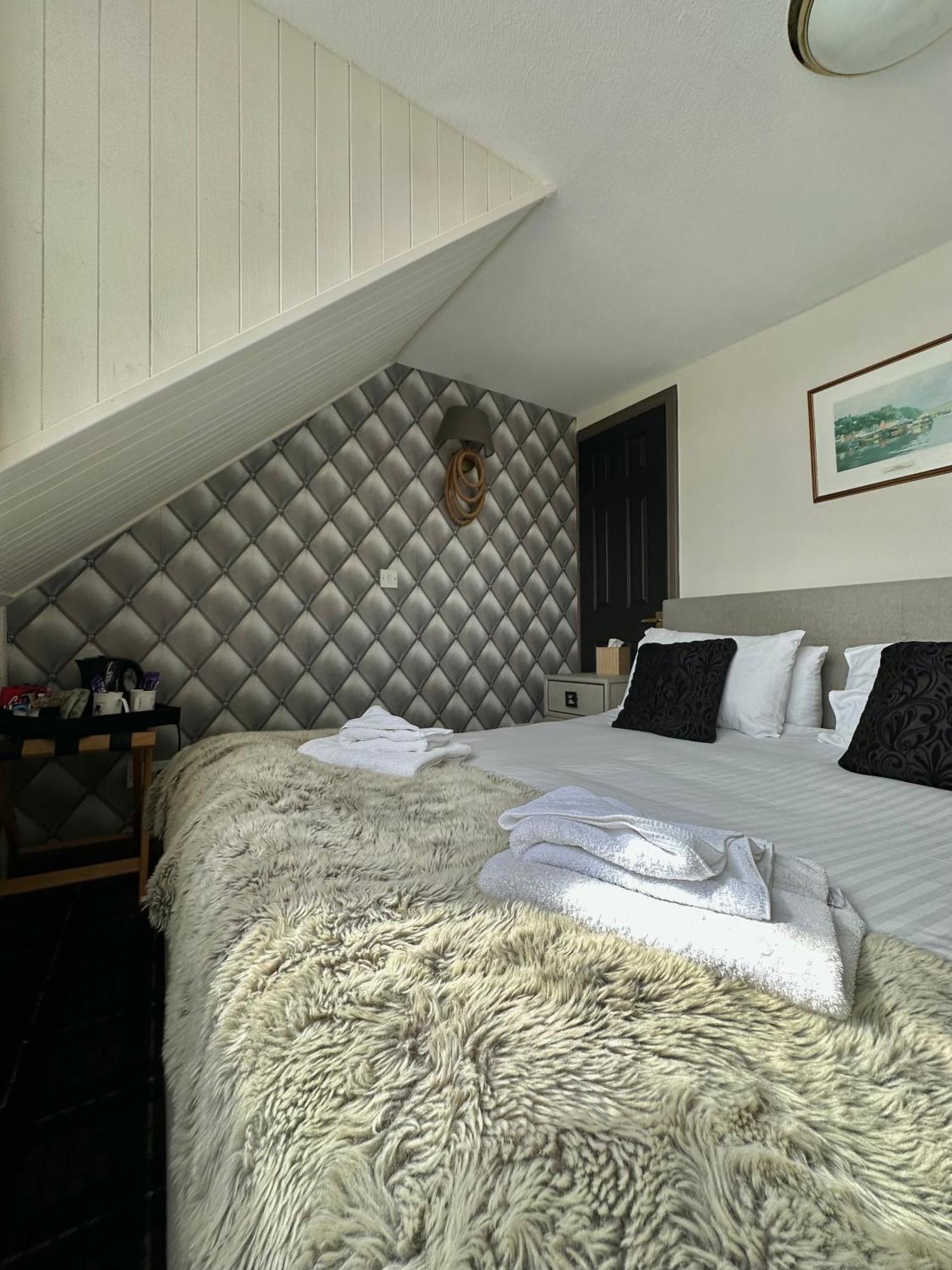 The Tobermory Hotel Экстерьер фото