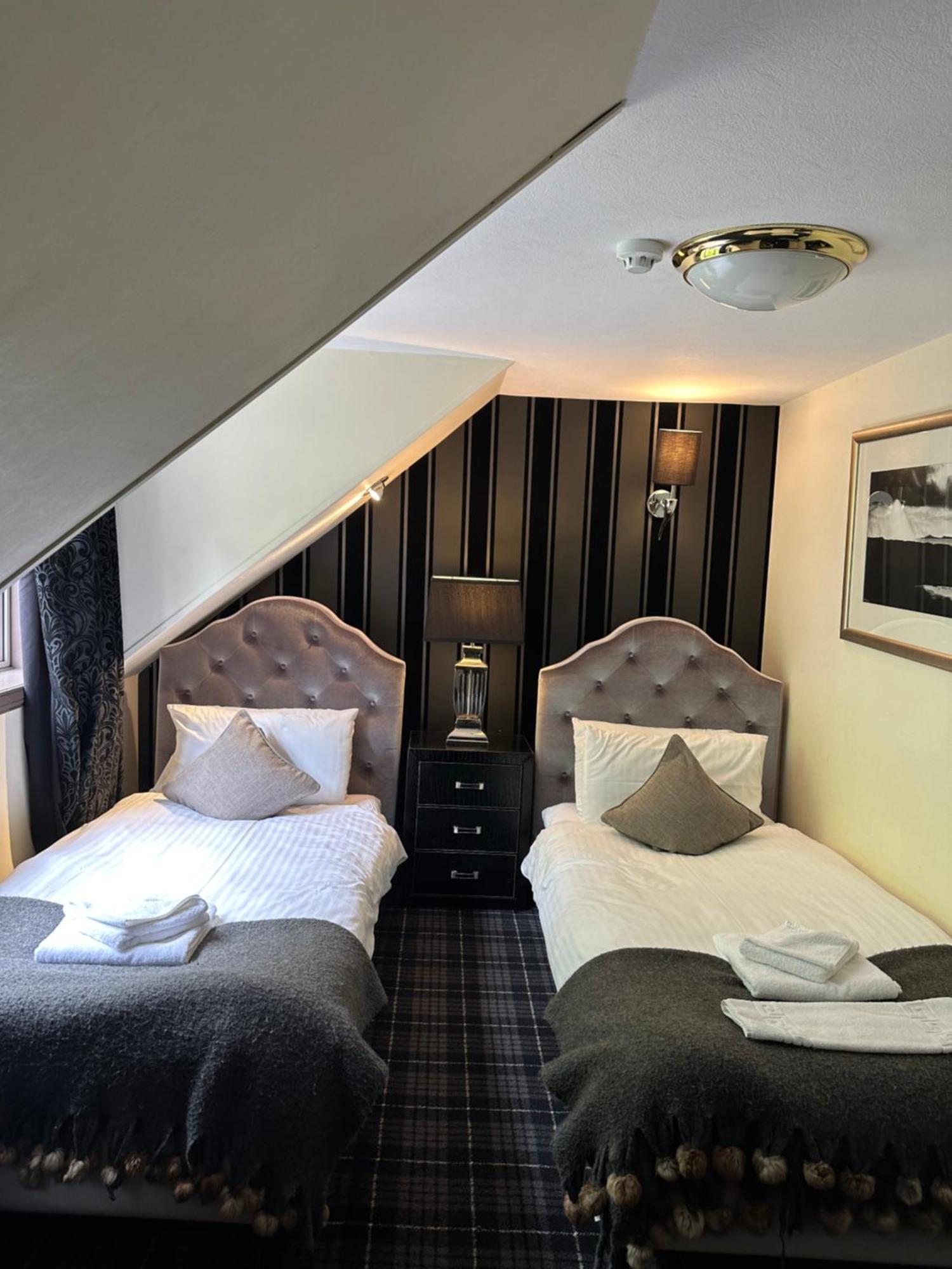 The Tobermory Hotel Экстерьер фото