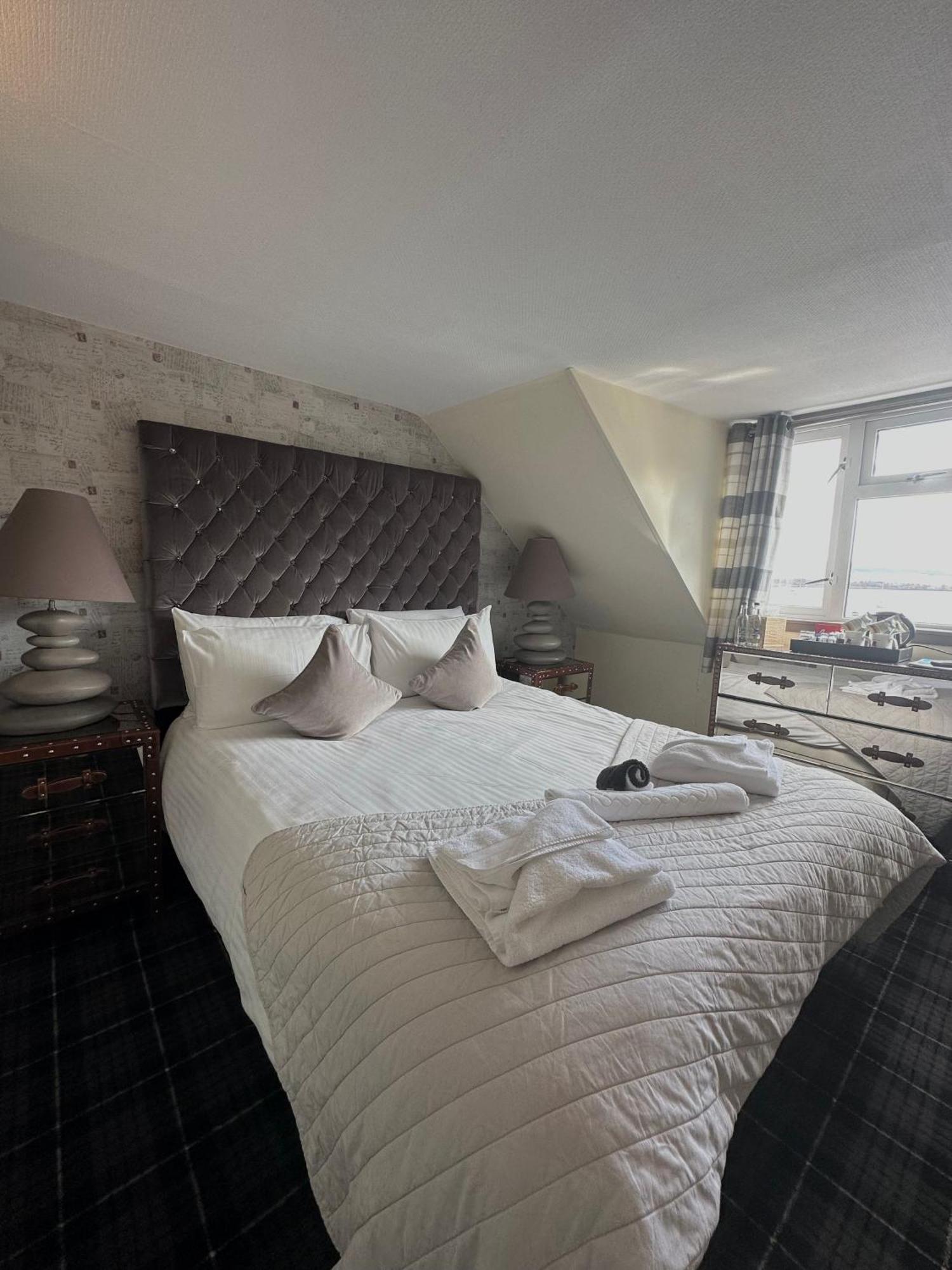 The Tobermory Hotel Экстерьер фото
