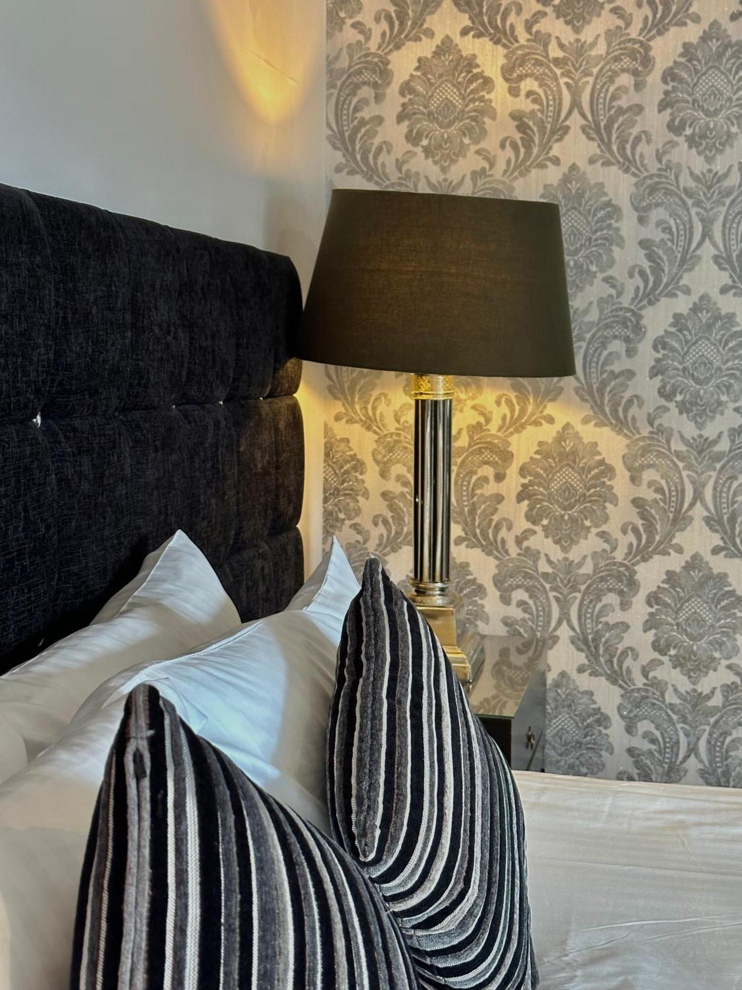 The Tobermory Hotel Экстерьер фото