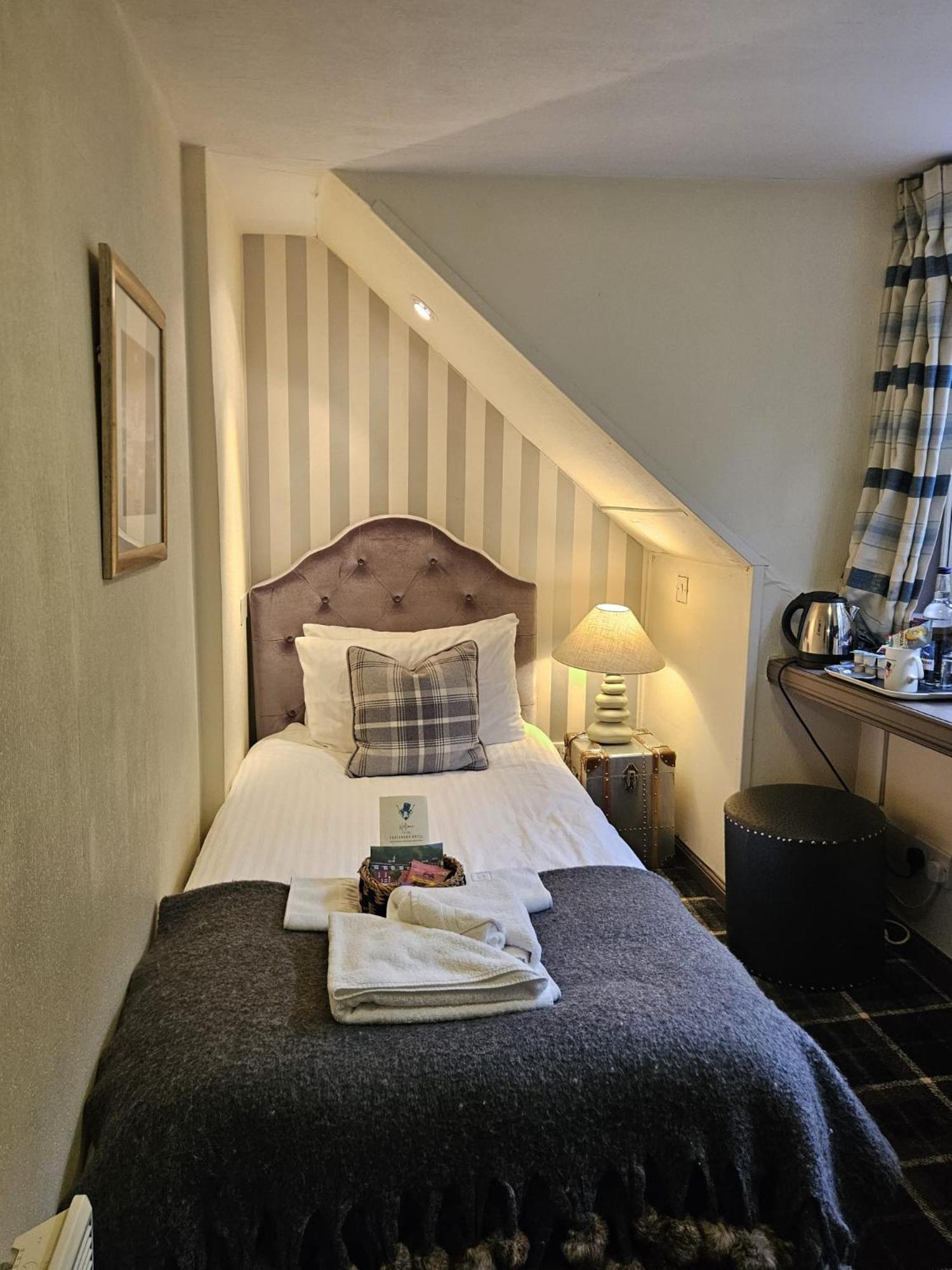 The Tobermory Hotel Экстерьер фото
